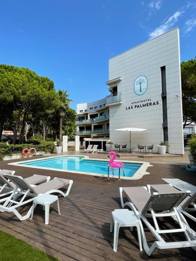 Aparthotel Las Palmeras Castelldefels Exterior photo